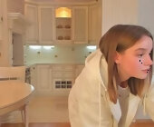 Harrieteasley live show