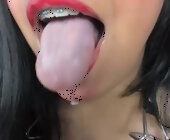 Veky_saliva01 live show