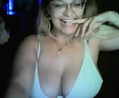 Sofidivinemilk live show